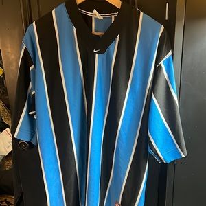 Mens Large Nike soccer shirt